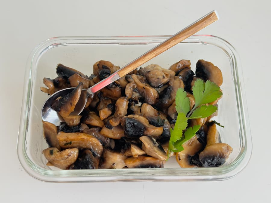 Champiñones al Ajillo 🧑‍🍳 Prepara esta guarnición de champiñones, estupenda para emplear en muchísimas preparaciones. 

Receta: ekilu.com/es/receta/cham…