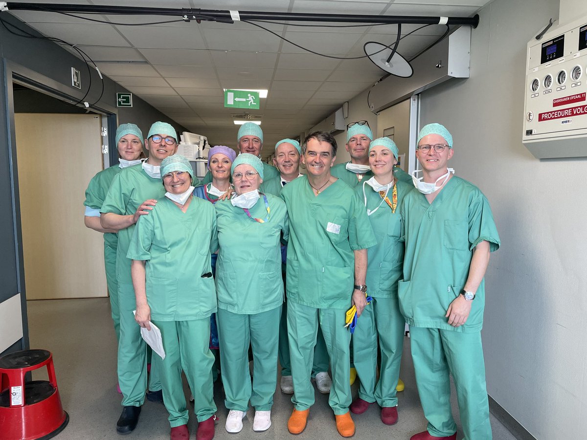 Great day of live surgery @AalstOlv ! Starting the day with @scoffonecesare and Dr. Gracco .Happy to show the versatility of greenlight. Great team in the OR! @Uroweb @alexmottrie