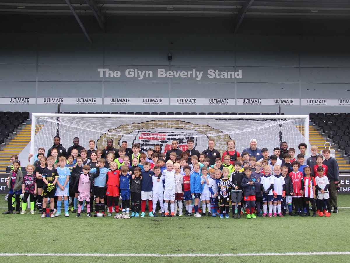 Week 1 of our Easter Holiday camp = ✅ & of course we had some visitors 👀 There’s limited availability for Monday & Tuesday - Week 2 ‼️ Be sure to book yourself on 🎯 Once these places are gone … They. Are. Gone❌ 📲: bromleyfc.classforkids.io/camps #PlayingOurPart | #WeAreBromley