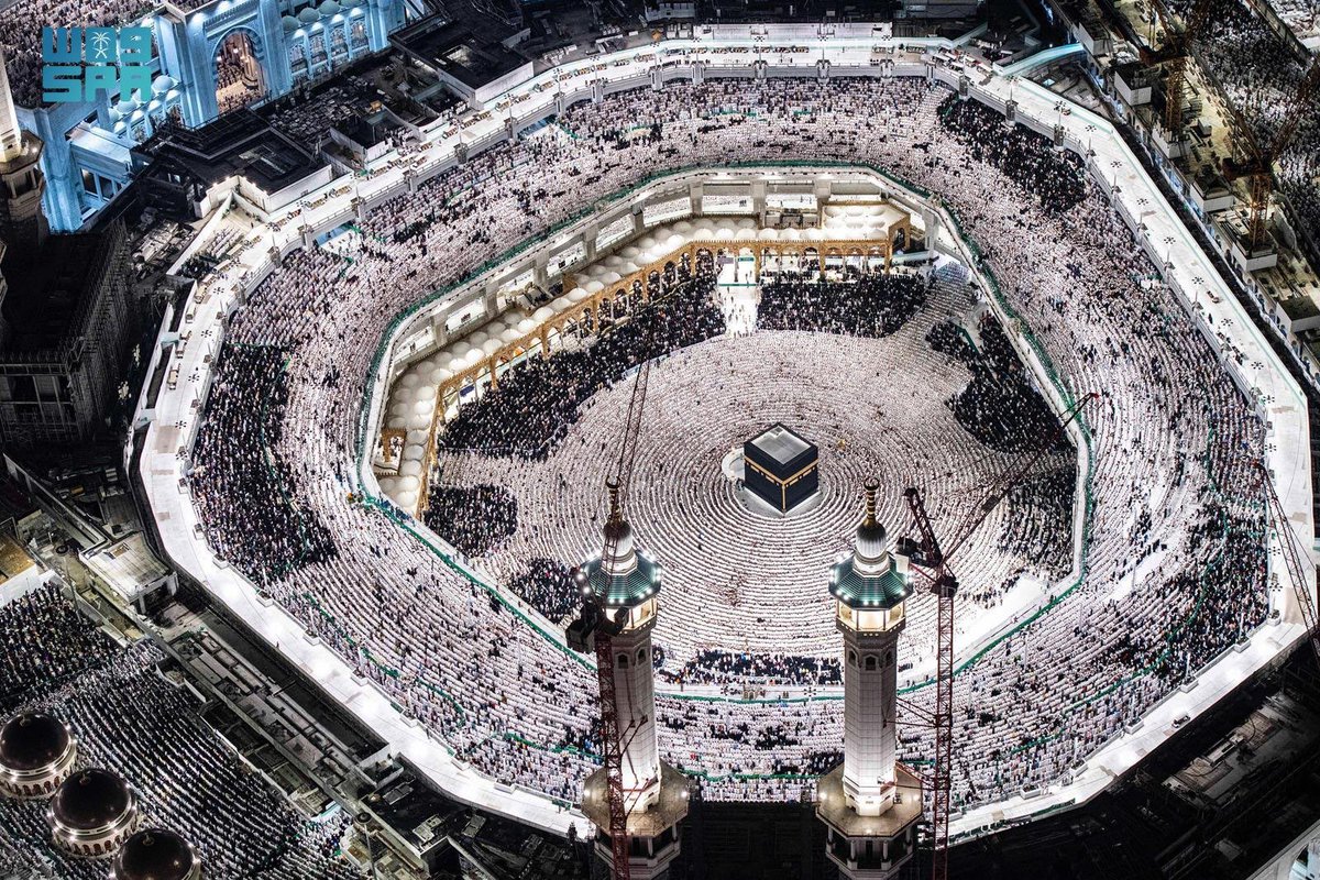 Semalam malam ke 27 Ramadan di Makkah. Dianggarkan lebih 3 juta orang membanjiri Makkah untuk beribadah mencari Lailatul Qadar. Malam ini malam 27 Ramadan kita di Malaysia. Majoriti ulama mazhab Syafie berpendapat Lailatul Qadar itu pada malam ke 27. Jom kita all out malam ni!