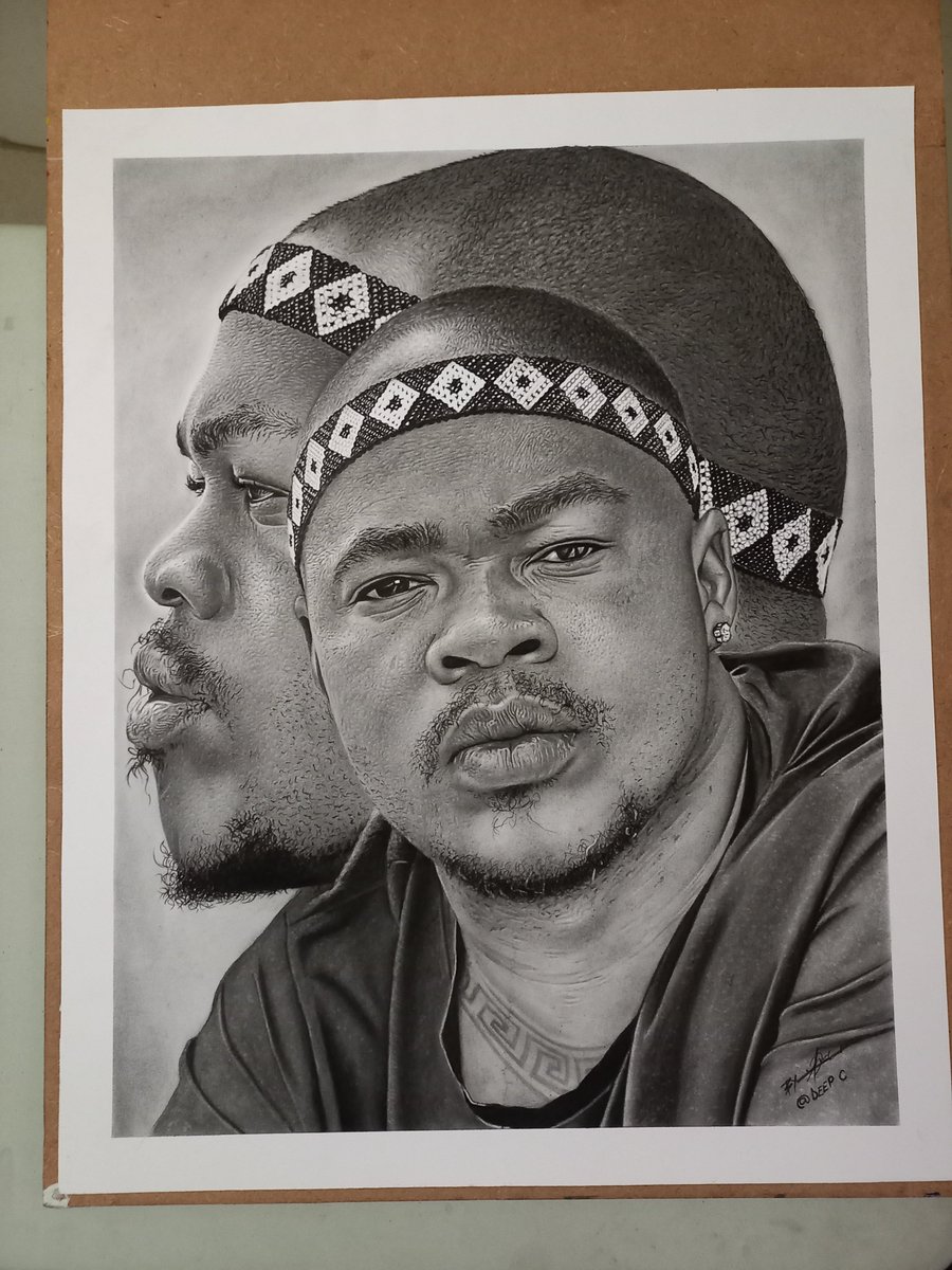 A2 Masterpiece of @materialdondada 🔥🔥🔥
Charcoal and graphite pencils 
Duration: 4 weeks