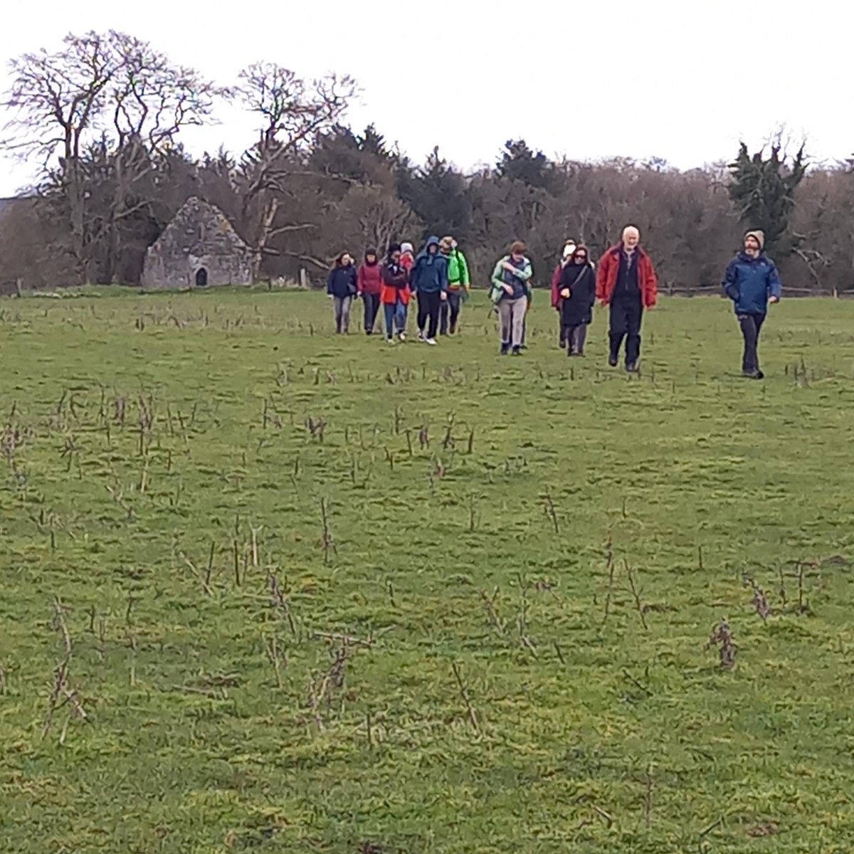 ‘Know your Locality Roscommon’ course&fieldtrip funded by @TheHeritageCouncil. Thanks to @StrokestownPark @WestwardScania for facilitating fieldtrip.  
#RoscommonHeritage #LoveYourHeritage #RosHeritageForum #Archaeology #Geology #History #KnowYour5K #IrishArchaeologyFieldSchool