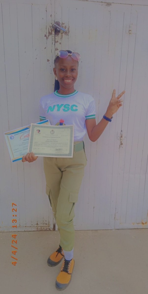 amara_chee's tweet photo. I can't thank God enough🙏🏽, it wasn't easy getting here but look who made it 🤭💃🏽🤗
#Ex_corper cheee 🤭
#Alhamdulillah
#Congratulations_to_me
#2023BatchA2
#favourmarket https://t.co/GTfksKSBeR