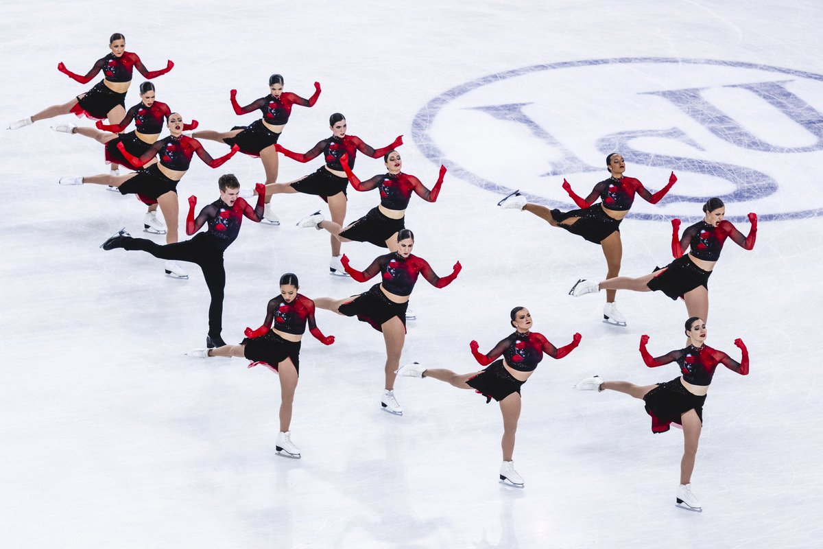 Breathtaking performances unfold as Les Suprêmes 🇨🇦 take the lead in the Short Program at the ISU World Synchronized Skating Championships in Zagreb! 🇭🇷⛸ 

Read the full story 👉 isu.org/synchronized-s…

#SynchroSkating #WorldSynchro