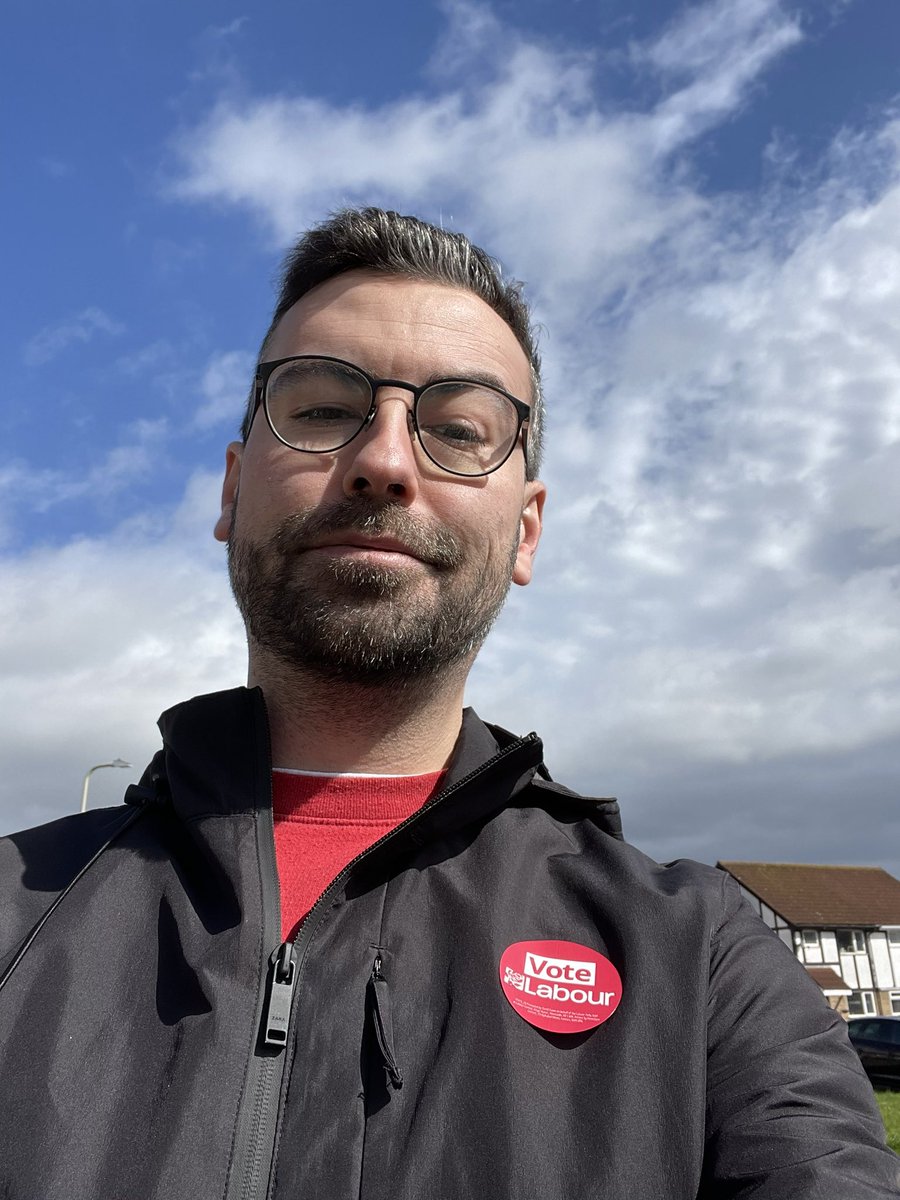 Always sunny on the #LabourDoorstep in Brackla! Great to be out with @vaughangething @sarah4bridgend @EmmaWoolsDPCC @CPJElmore @huw4ogmore & @carolynharris24 - ALL the big names daaaaaarling! 🌹🌹🌹