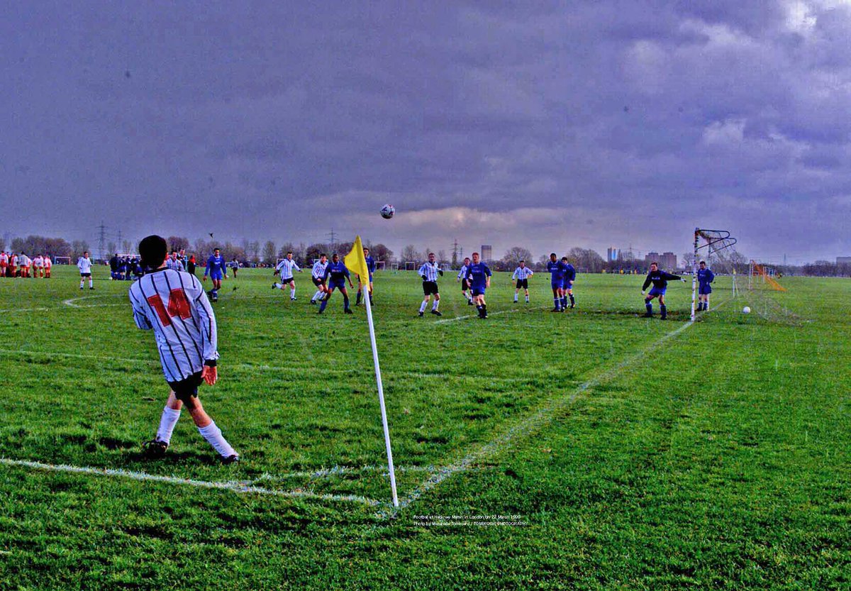 Football at Hackney Marshs in London, UK on 22 March 1999 Photo by Masahide Tomkoshi / TOMIKOSHI PHOTOGRAPHY
