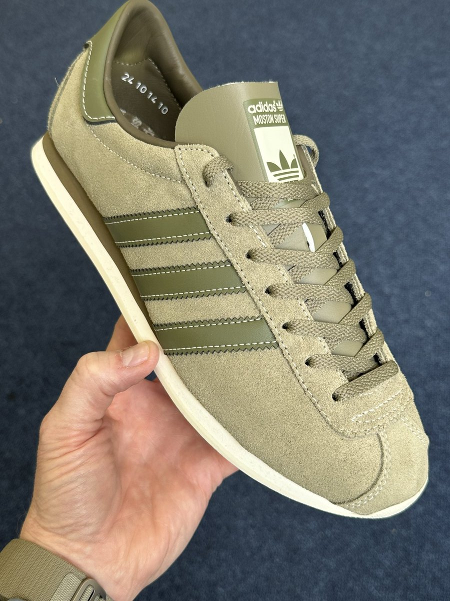 Moston Super have landed. 😍 A mash of khaki greens with a cream sole. Delicious. (Had to bang the lighter lace option in 👌🏻)