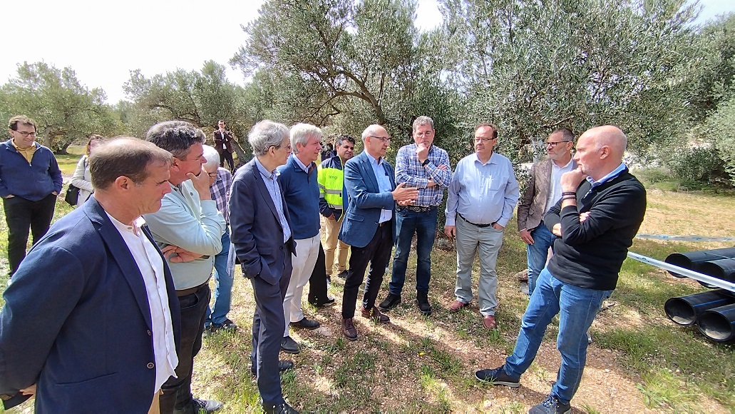 💧 @coopagrariesCAT visita les obres de la 1a fase del regadiu Xerta-Sénia, reivindicació històrica de les cooperatives que esdevindrà un element transformador front la sequera, i sol·licita al Govern que també s'accelerin les obres de les zones 2 i 3. ➡️ ja.cat/zWVqw