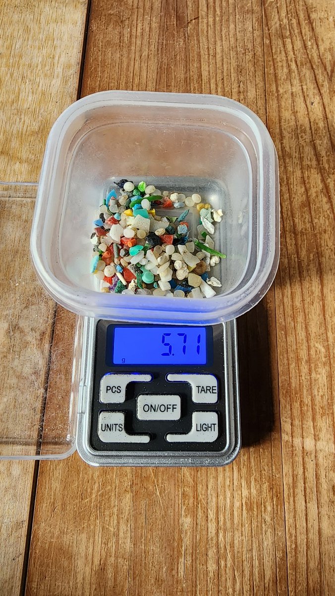 本日の活動報告（700回目） 5.71g 計測し始めてから累計102.93g #マイクロプラスチック #microplastics #ゴミ拾い #鎌倉 #材木座 #ビーチクリーン #5379 #bikazaidan #SDGs