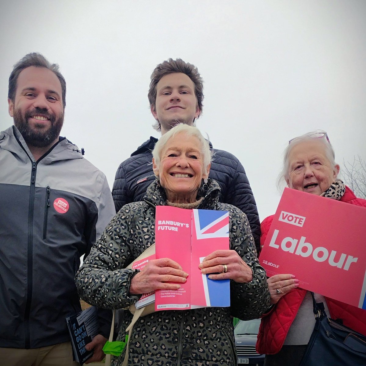 Cost of childcare and the difficulties in the NHS coming up on the doors in Longford Park this morning. #LabourDoorstep