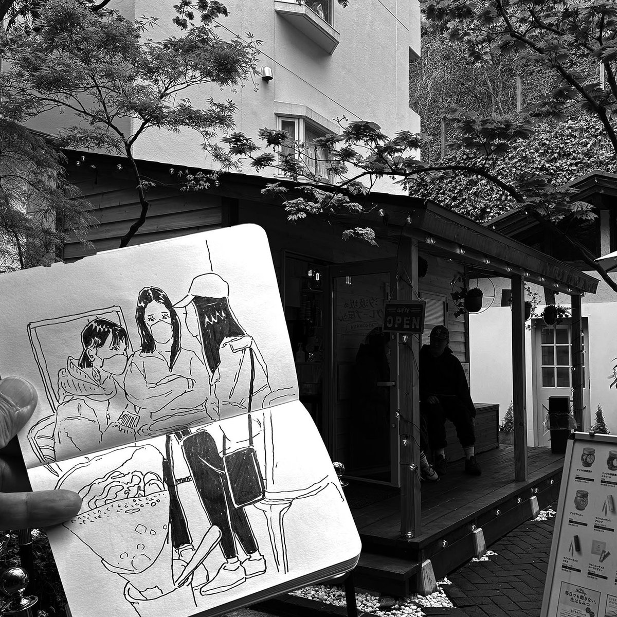 SketchSuki's tweet photo. 先日のスケッチで桜が咲いてなかったため、満開の桜の写真を撮りに行ってきました、いまいち曇り空で映えません。
今日の一枚は帰りに立ち寄った汐汲坂のクレープ屋さんです。

#山手 #元町 #桜 #汐汲坂のクレープ屋さん #クレープ #スケッチ #ペンスケッチ #手帳スケッチ #カフェスケッチ https://t.co/94r8POvGrq