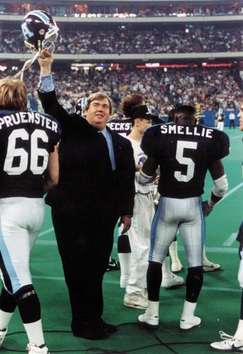 BygoneBoatmen's tweet image. There should be a John Candy statue in Toronto.
It should stand in Exhibition Place, outside Gate 1 of BMO Field.
And it should be based on this image.