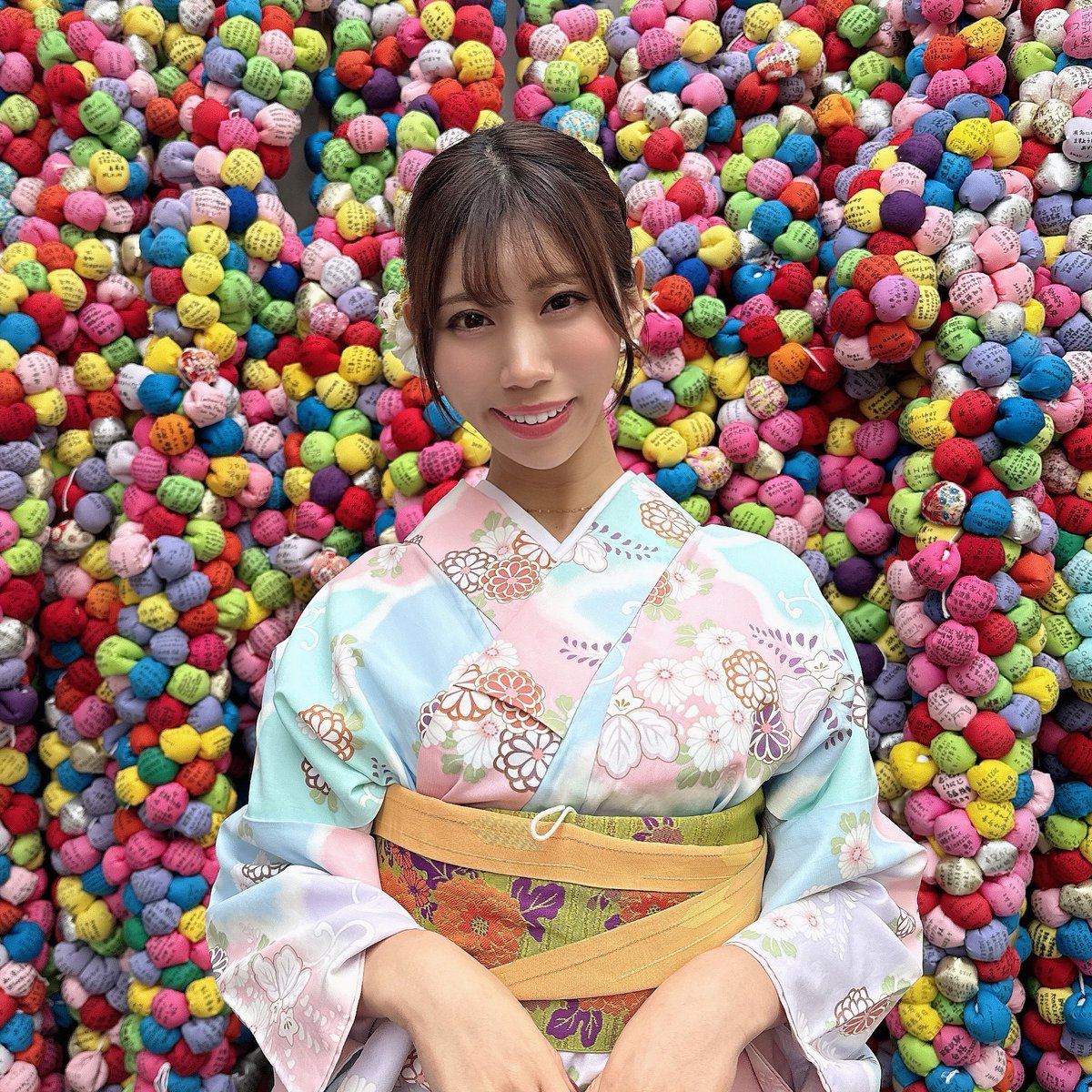 moooooeeeeen's tweet image. 1枚目→看護師1年目の頃
2枚目→現在

変わったのは
見た目だけじゃなくて中身。
変わったきっかけは
出会った人たちのお陰
#健康オタクグラドル