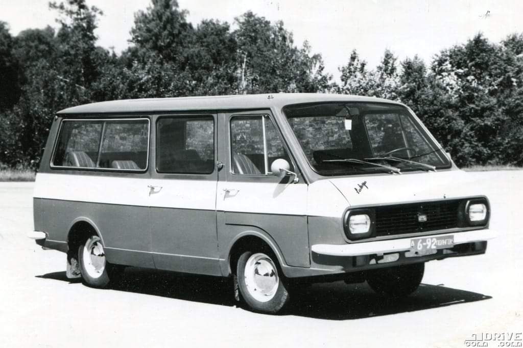 Chervonec14Ru's tweet image. Микроавтобус РАФ-2203 "Латвия", производившийся на Рижской автобусной фабрике в 1975-1987 гг.
#retroauto #ретроавто #raf #раф