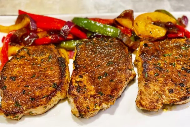 Tender, juicy and with just the right amount of kick, these jerk pork loin center cut chops will bring a touch of the Caribbean to your table. Find this recipe and more here: soulfulpork.com/recipes/jerk-p…