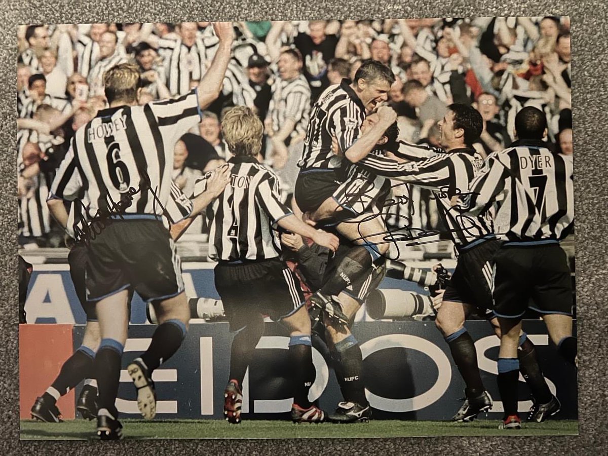 LIVE #NUFC Signed Memorabilia Auction #shearer #beardsley #ferdinand #supermac #waddle #nolan #quinn #peacock jumblebee.co.uk/auction/detail…