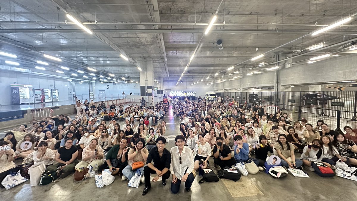 GmmtvShop's tweet photo. พาความน่ารักของ โอม-เล้ง ในกิจกรรม Fansign งานสัปดาห์หนังสือแห่งชาติ ครั้งที่ 52 และงานสัปดาห์หนังสือนานาชาติ ครั้งที่ 22 มาฝากทุกคนค่า

@ohmpawatt @Lengso_

#OhmLengxBookFair2024
#GMMTVxBookFair2024
#GMMTV https://t.co/KDMvVQLiJY