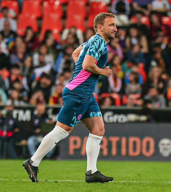 ¡Partido de Leyendas! @afefutbol @valenciacf Quien tuvo retuvo 😜😜 Bonita experiencia‼️