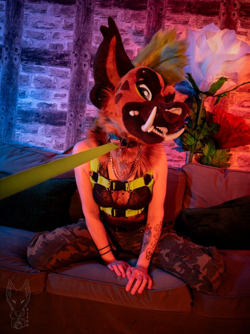 📸 Set 92 Ruderusse 💚 Leash or be leashed that is the question 🔥 But watch out ! They might bite. 😈  With