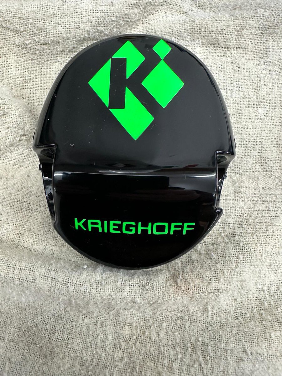 Customstockz's tweet image. SWATCOM Active8 designed and airbrushed by hand #swatcom