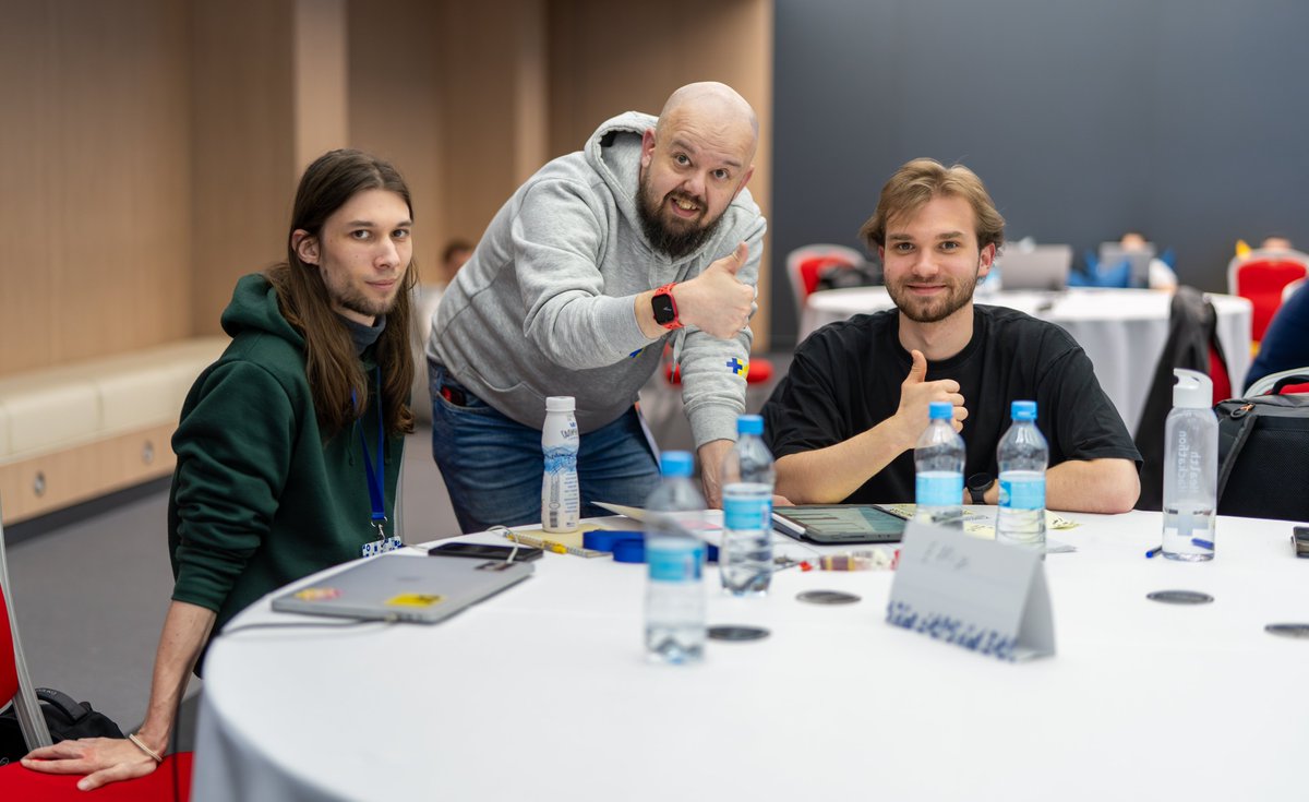 More than 27 teams continue to work on IT solutions for key health challenges in #Ukraine together with 7 global hubs at the Health Hackathon, organized with the support from @CanEmbUkraine