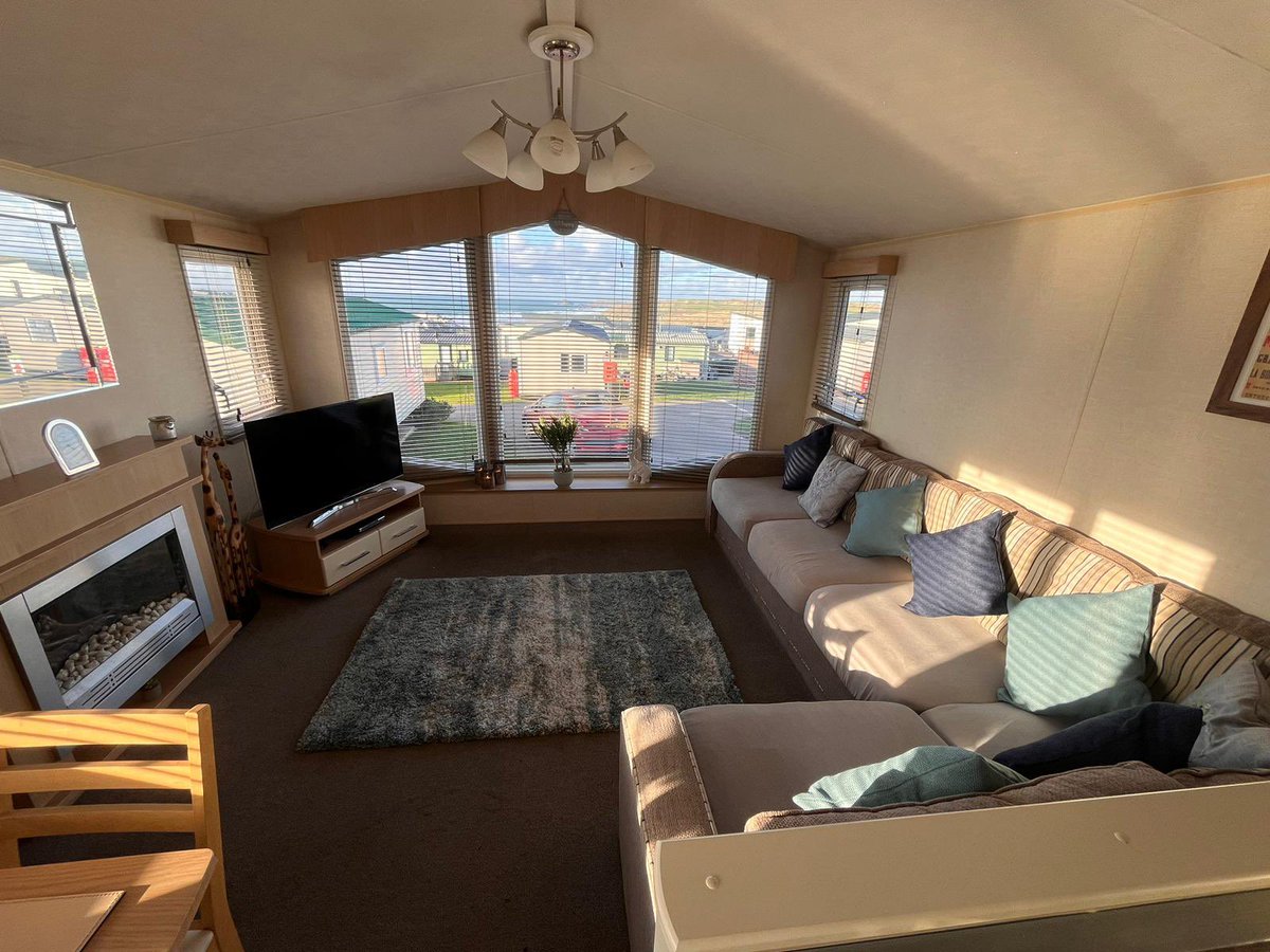 Louise Robson tweet media