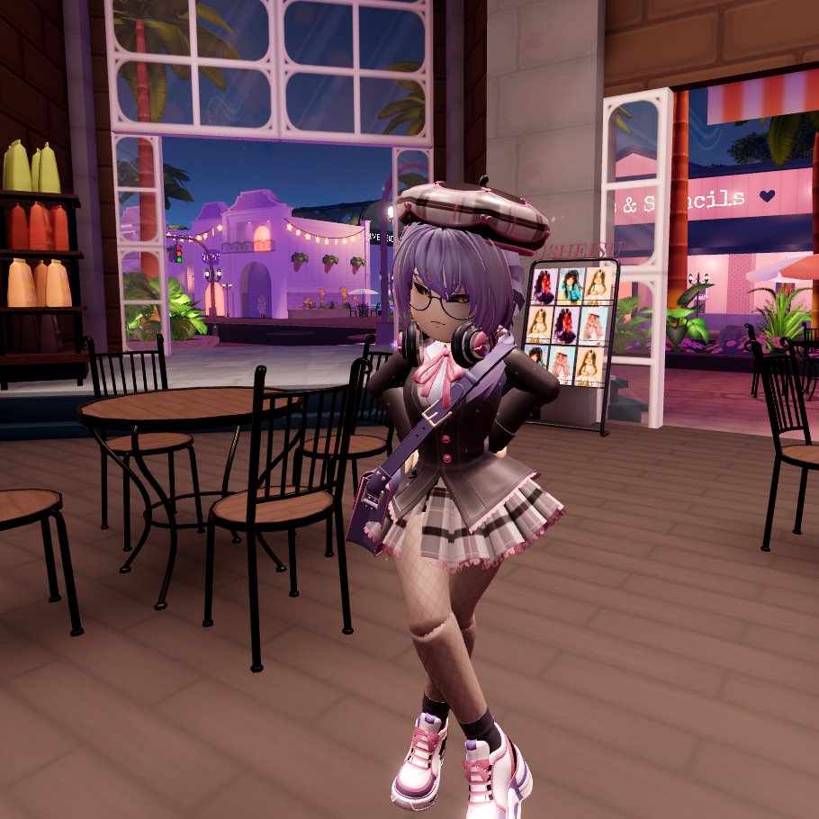 Razzi_RH's tweet photo. 신발 드디어 샀다 히히 넘나 예쁜것
I finally bought new shoes. so pretty🤩
#royalehigh #roblox
#로블록스 #로얄하이 https://t.co/J4jMRgxV7e