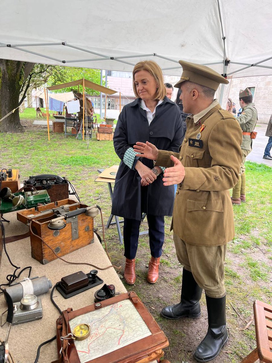 ElenaRivo's tweet photo. Noraboa pola exposición Regimiento Zamora 8. Militares en Ourense 

Un orgullo facer o percorrido polas depedencias que ocupou o Rexemento e asistir á recreación histórica no antigo Cuartel de San Francisco, tan importante para o desenvolvemento económico e social da provincia https://t.co/hYuQWAGEsO