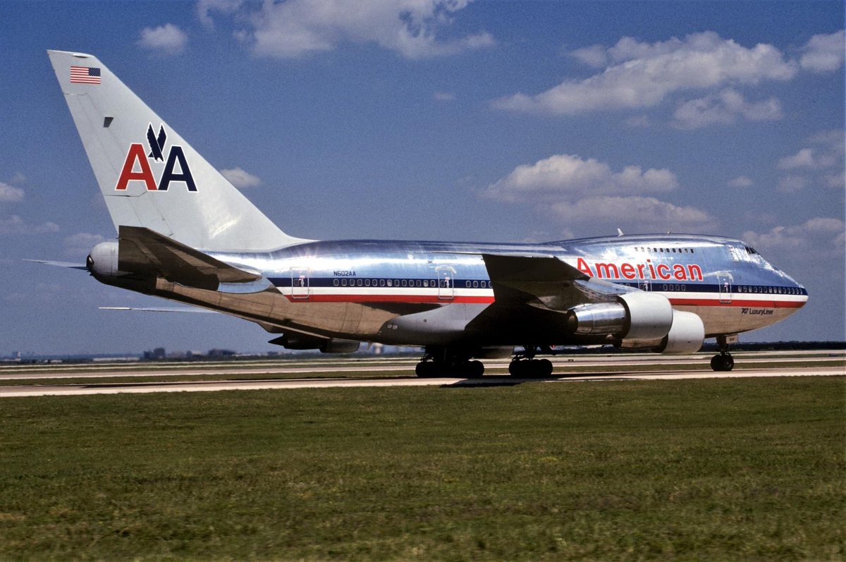 American Airlines
Boeing 747SP-31 N602AA
DFW/KDFW Dallas Ft. Worth International Airport
June 1989 
Photo credit Steve Tobey 
#AvGeek #Boeing #B747 #AvGeeks #QueenOfTheSkies #AAL #AmericanAirlines #DFW #Dallas @DFWAirport