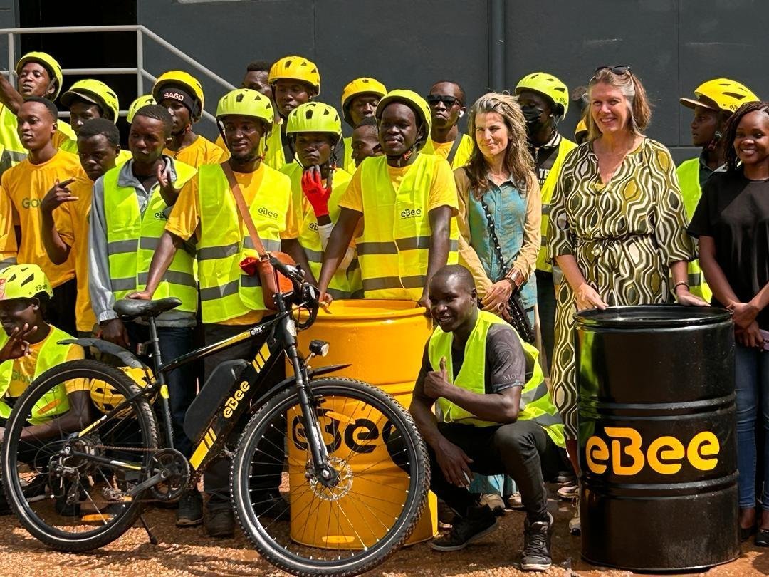Visit of our Ambassador yesterday to @eBee_Uganda whom are having their electrical bikes now in the streets of Uganda, Kenya and Rwanda. Creating jobs for young people and reducing the carbon footprint. #youthemployment #saferroads #cycling