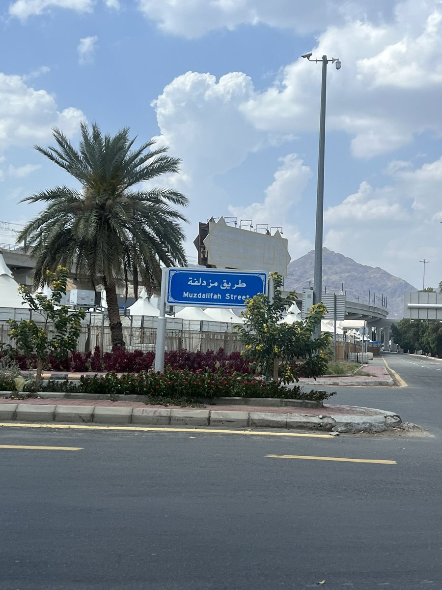 Lifaaa99's tweet photo. My sister (Mina) and I (Mustalifa/ muzdalifa) got the opportunity to finally visit the Mina &amp; Muzdalifah area alhamdulillah🥹🖤 Next time in sha allah I hope the reason will be hajj https://t.co/XCsF6ftevu