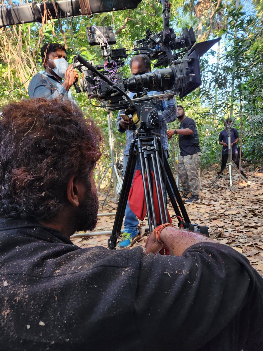 In the final leg of shoot for #Vanangaan !!💥
Everyday is magical with this master craftsman.. Can't wait for you'll to witness it..🤞🏼🤗
#AnUnforgettableJourney