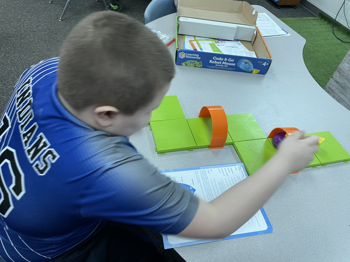 Miss_Lugar's tweet photo. This week this kiddo gained stronger coding skills! So proud of his determination! Thanks @skleemg for introducing these to us and letting us use them!
#WeAreMG https://t.co/pRDJ8Byd5Q