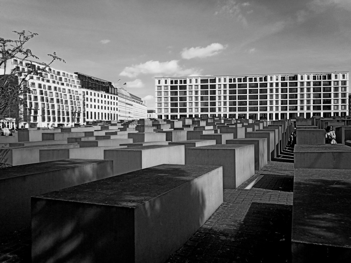 maciopara's tweet photo. #Berlin #photography #blackandwhite https://t.co/qf3ddnDxgh
