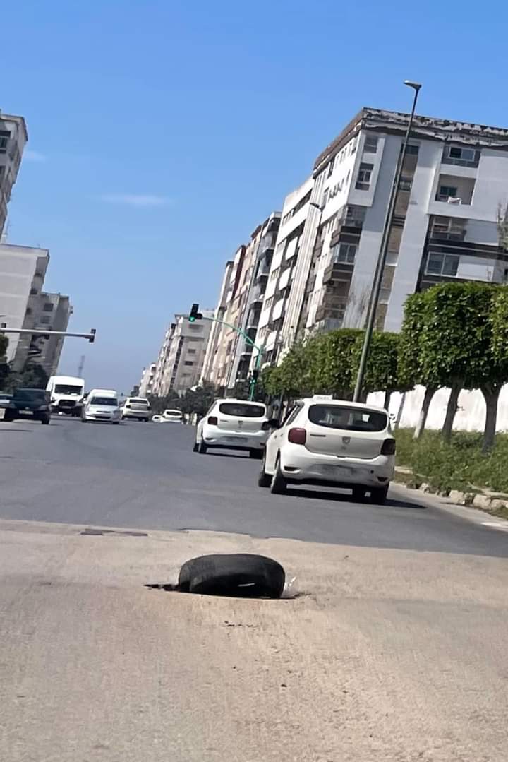 icikenitra's tweet photo. القنيطرة أغرقها عزيز الرباح وسيدفنها أنس البوعناني حية!!.
تعاقب على تسيير مدينة القنيطرة الفشلة!!، وبدون استثناء!!...
لكن الأسوأ تسلط على المدينة عدد كبير من المرايقية والطبالة والغياطة ديال المسؤول!!... يطبلون لكل رئيس جديد للمجلس!!...
وجهم قاصح... https://t.co/V98C3LMInY