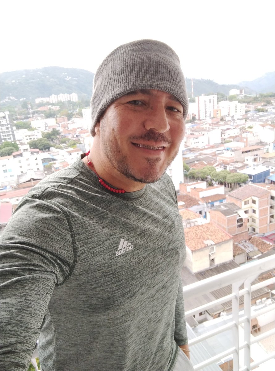 ¡ No desistas! Algunas personas dirán que tu sueño es demasiado grande: no les hagas caso. Cuando crees en ti mismo y luchas humildemente por evolucionar, el éxito es solo cuestión de tiempo. ¡Buenos días!