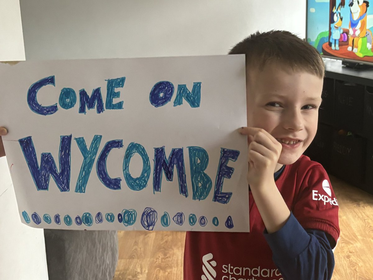 My boy with his song for Wembley tomorrow @wembleystadium @wwfcofficial #EFLcup #Chairboys