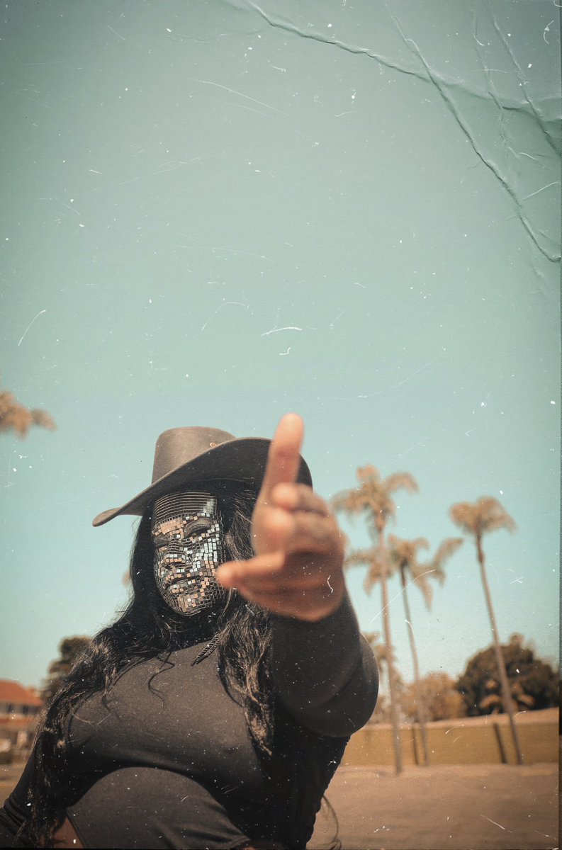 I give you the Renaissance Rodeo. (Wanted to combine Beyoncé’s Renaissance and Cowboy Carter so I glued almost 1,000 mirrored tiles to my face and put on a cowboy hat lol)