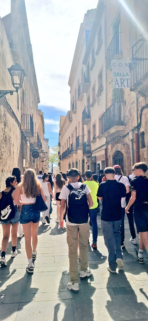 SpanishTHSchool's tweet photo. An amazing few busy days with year 10. The hotel and guides praised our students for being such great eaters, eagerly hoovering up any food, and for being a great school who they would love to work with again. We're very proud of you all! ¡Felicidades año 10 y que descanses! 😴 https://t.co/8SAyMGRGz5