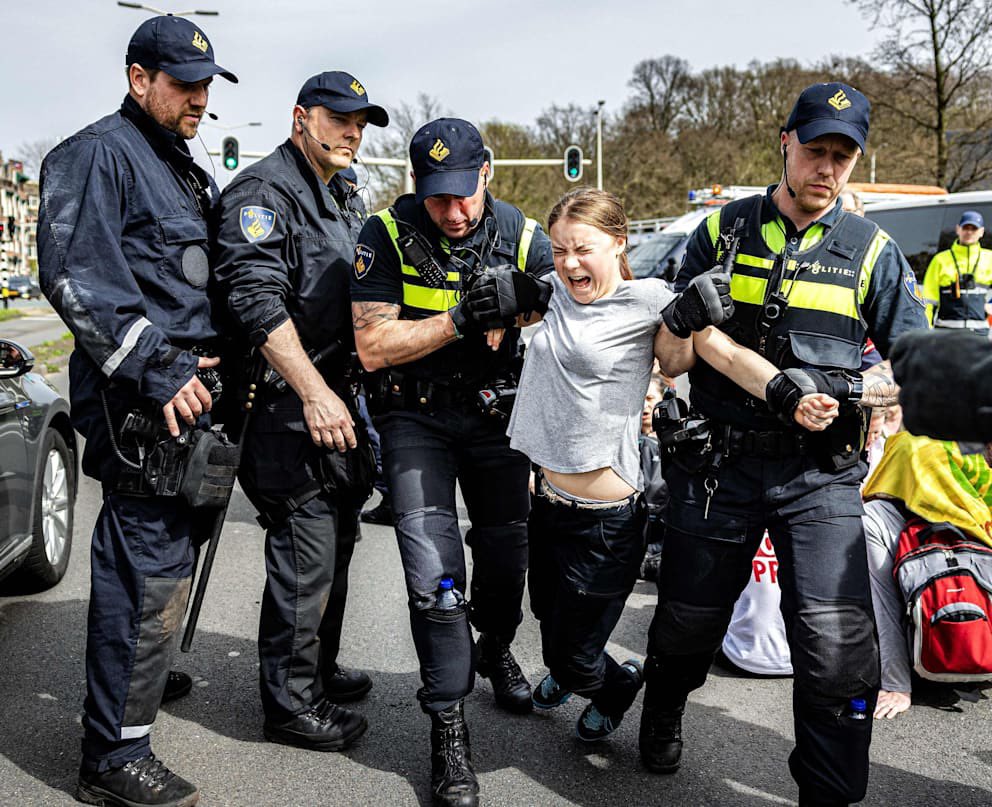 Azerbaijan has expressed grave concern about the detention of climate activist #GretaThunberg during peaceful demonstration in The Hague & as #COP29 President called on Dutch authorities to respect the freedom of expression of climate protestors, and release those detained.