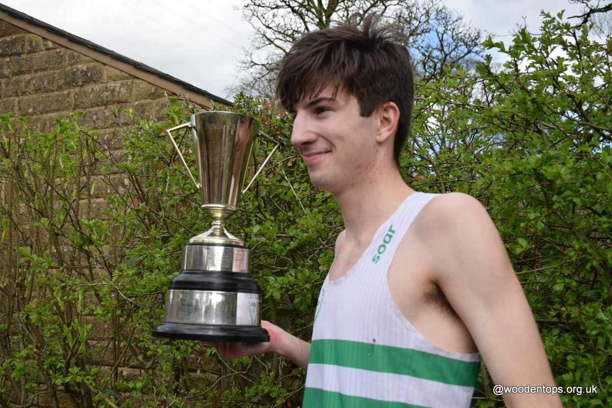 M19 Alex Poulston Wirral AC 32.19 wins Famous Pendle Hill fell race today @Fellrunninbrief @AthleticsWeekly @wirralac