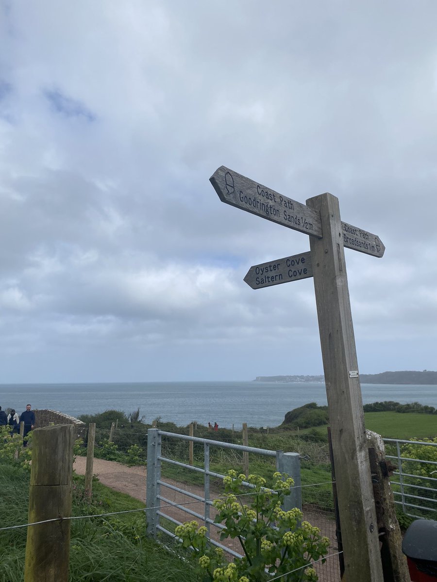 Along the @swcoastpath 🌊 Which Way To Go?! 🤔 @visitsouthdevon