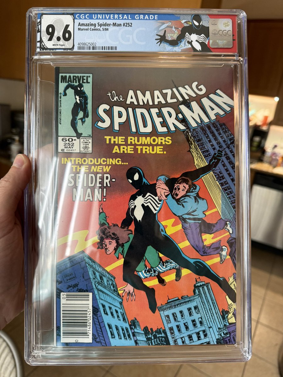 TD_821's tweet photo. @SleepynComics @My_Collectables @ComicsandCrypto No Bendis signature...but I did my best 🙂.. I just got this beauty as well https://t.co/JeyyUNosvO