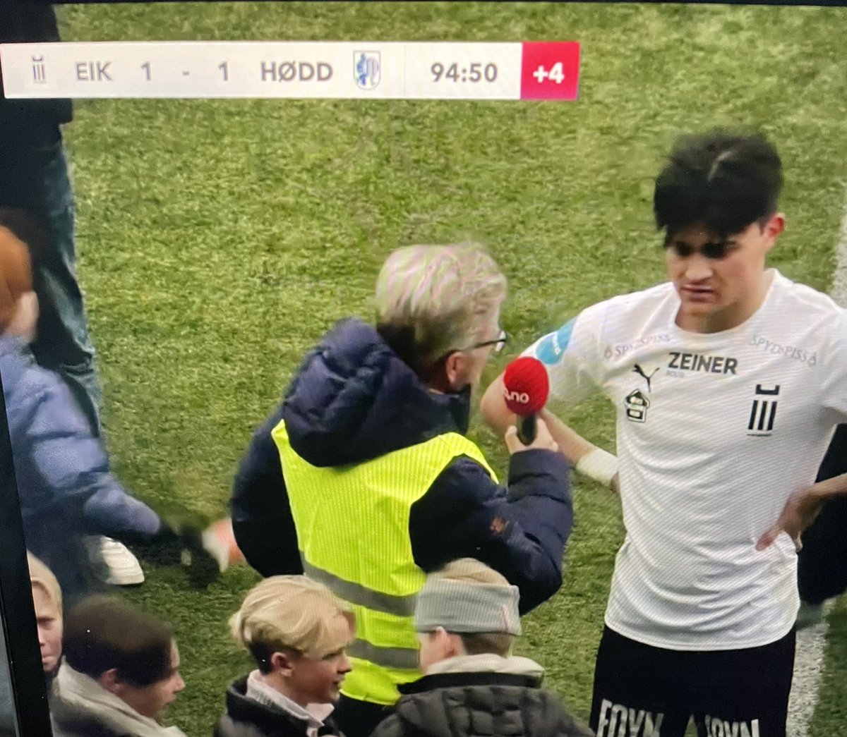 Hødd heldige som drar fra Tønsberg med ett poeng i dag. Eik gikk opp i 2-1 ved Myrbakk (bildet) men ble annullert for offside. (Var par meter på riktig side) Eik viser igjen at de kan slå alle på hjemmebane. Myrbakk med Eik sin scoring. Hødd på straffe.