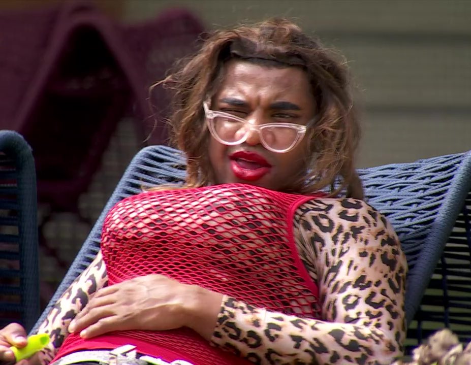 harleencomenta's tweet photo. a disputa para quem é o mais ridículo dessa edição está fortíssima, não sei qual escolher #BBB24 https://t.co/qTlyn4BLIj