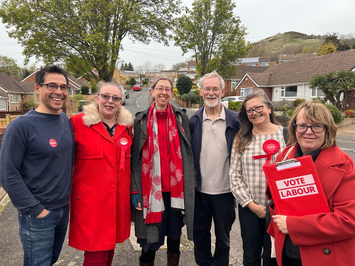 Our team out this morning in East Folkestone and getting a great reaction. This constituency looks very much like it's going to show Damian Collins the door at the next election. We're not taking anything for granted though and we will keep working hard. Come and join us!