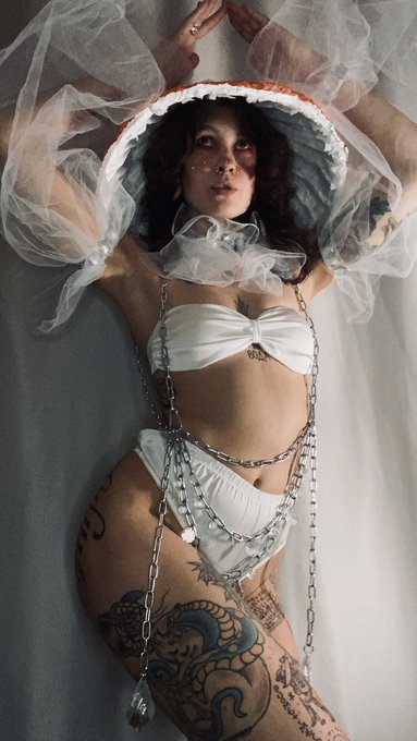 That&rsquo;s my costume for kinky party, and for me there was not enough aesthetic in decor, in costume. I