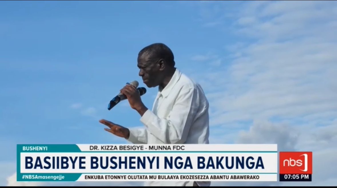 Fireliglntfi's tweet photo. Eyaliko pulezidenti wa FDC Rt Col Dr Kizza Besigye alangiridde nga bwatajja kutandikawo kibiina kipya naakunga abavubuka beekolemu obubondo okwekwakkulako obwavu n’ebbula ly’emirimu ebibazimbyeko akayumba.

 #NBSAmasengejje #NBSUpdates https://t.co/Wln50nrede
