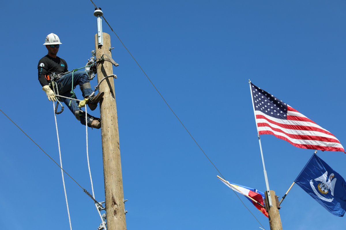 In the Single Phase Conductor Tie In with Armor Rods Event, apprentices needed to remove a #2 ACSR wire from a roller, install an armor rod, and tie them onto the insulators with preform ties. The competitor who is the fastest and the safest takes home the title. 🏆