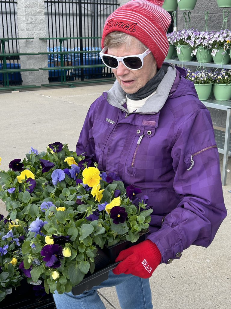 Finally the rain stopped! Time to plant spring flowers🌷🌷🪻
#SpringMeOut
<a href="/ptbeachsuper/">Will Smith</a>